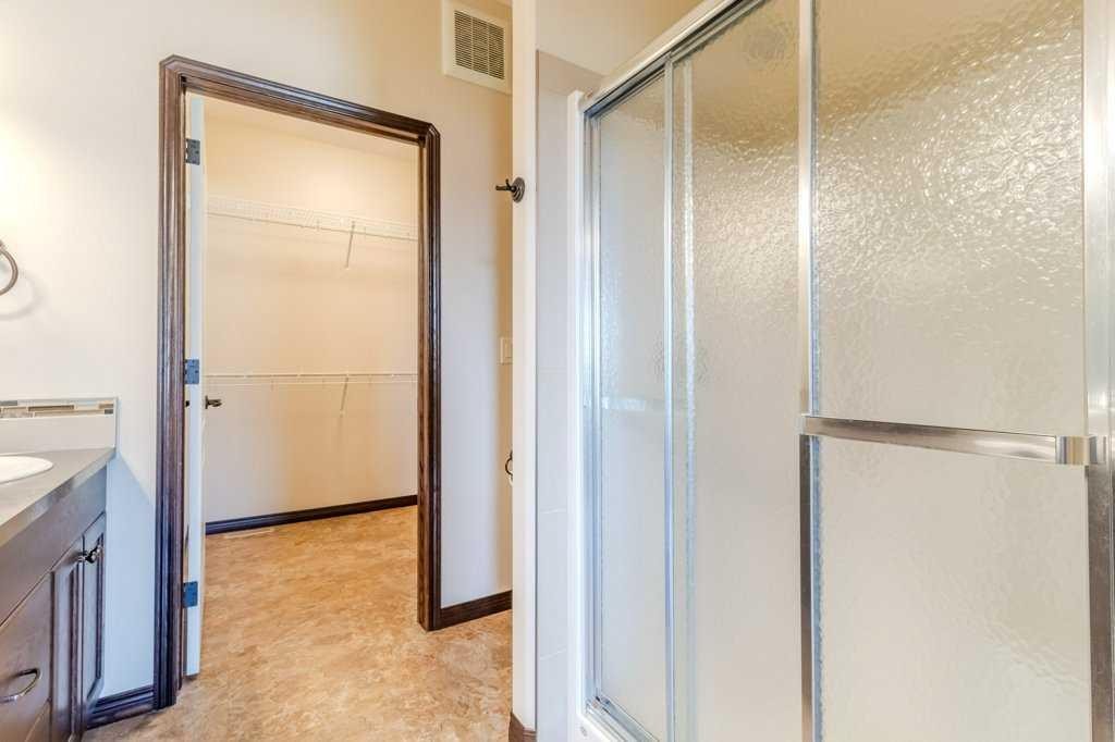 









3


Vista

Close,
Red Deer,




AB
T4R 0N8

