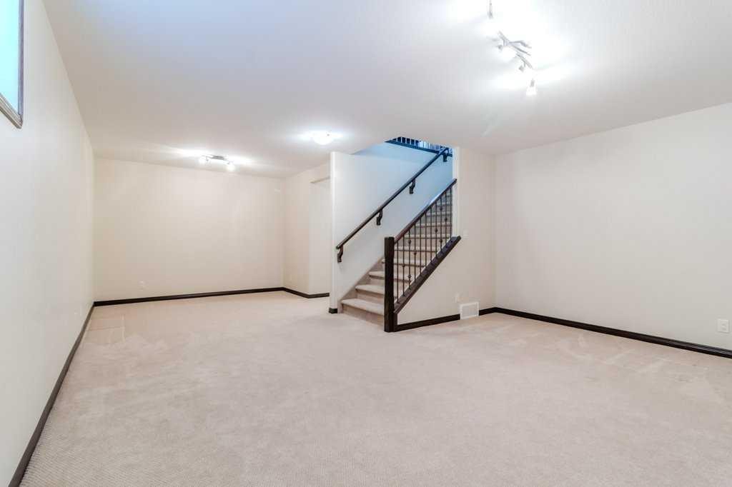 









3


Vista

Close,
Red Deer,




AB
T4R 0N8

