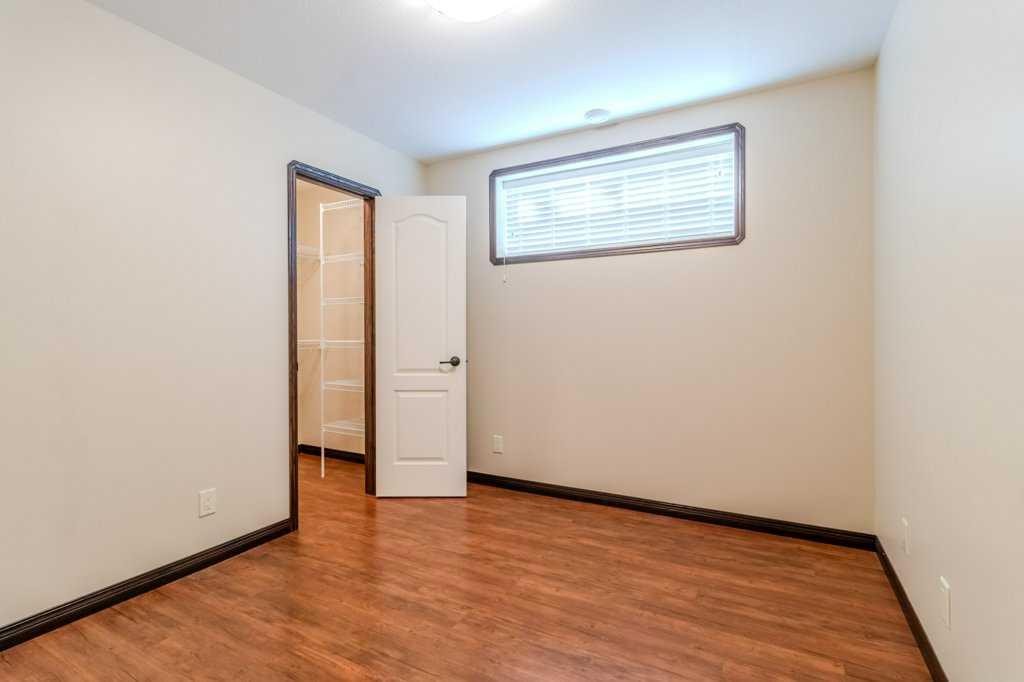 









3


Vista

Close,
Red Deer,




AB
T4R 0N8

