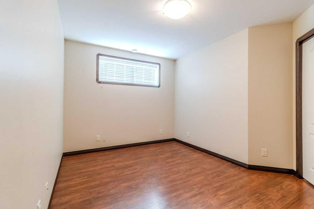 









3


Vista

Close,
Red Deer,




AB
T4R 0N8

