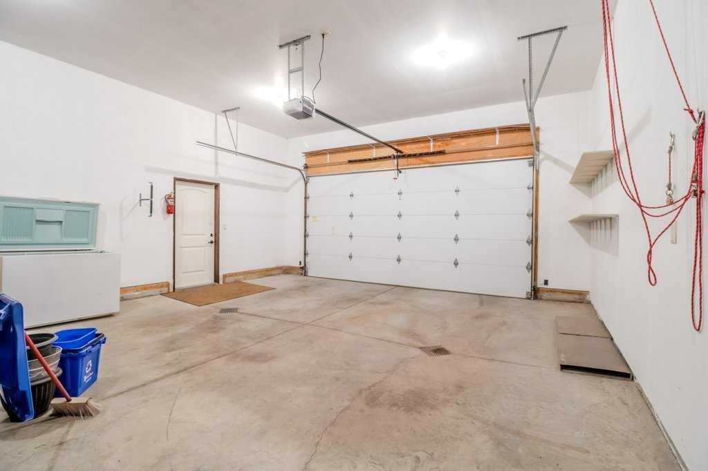 









3


Vista

Close,
Red Deer,




AB
T4R 0N8

