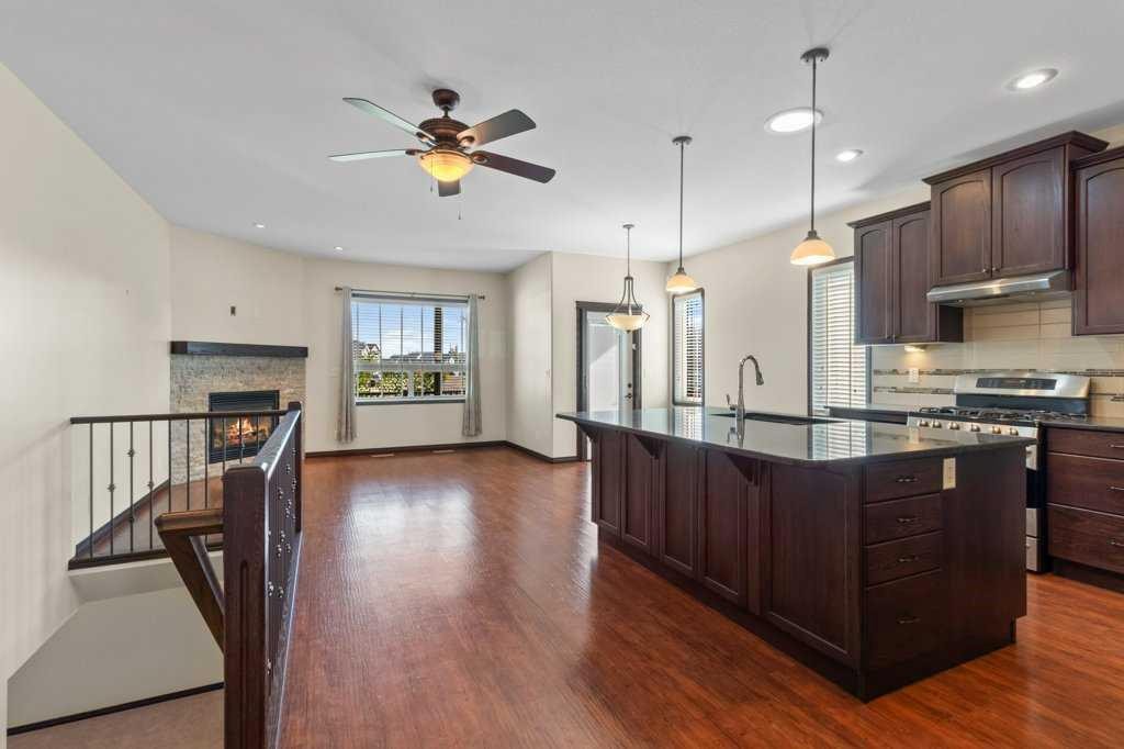 









3


Vista

Close,
Red Deer,




AB
T4R 0N8

