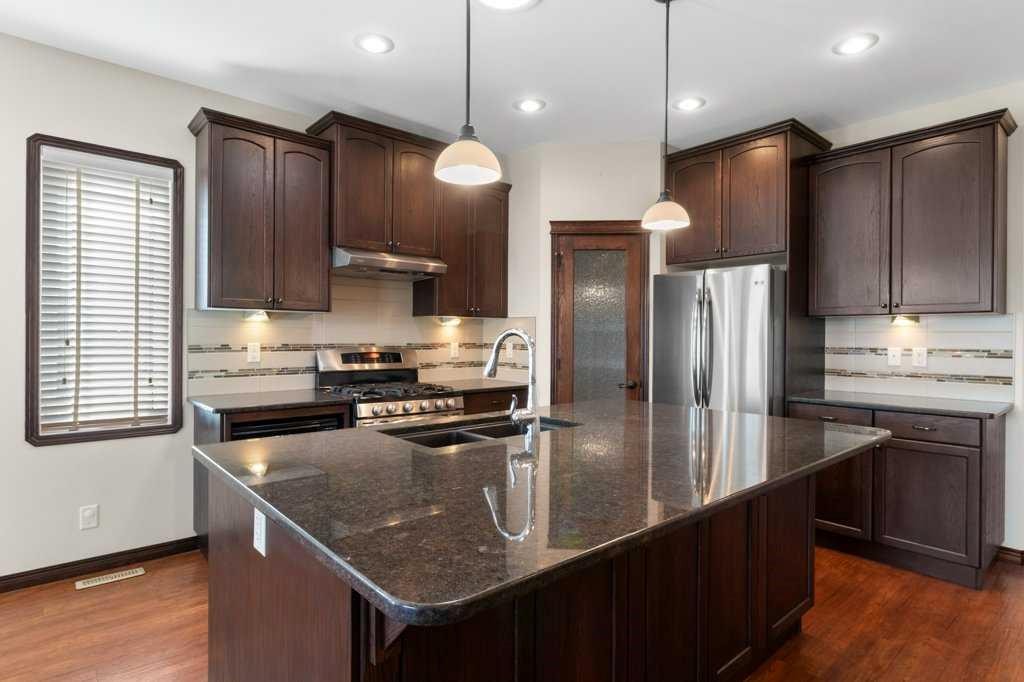 









3


Vista

Close,
Red Deer,




AB
T4R 0N8

