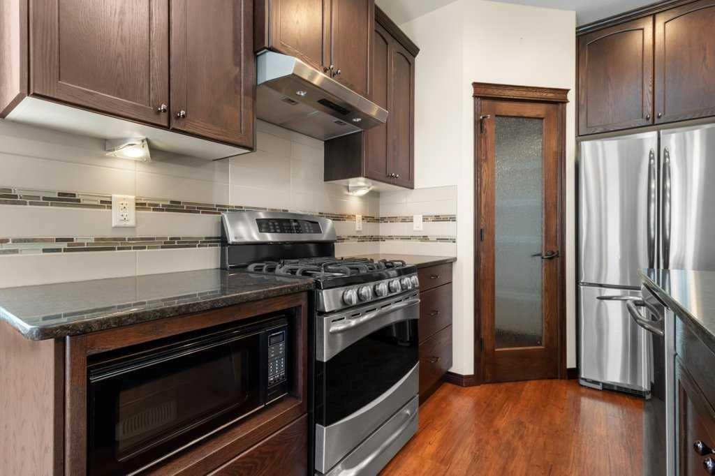 









3


Vista

Close,
Red Deer,




AB
T4R 0N8

