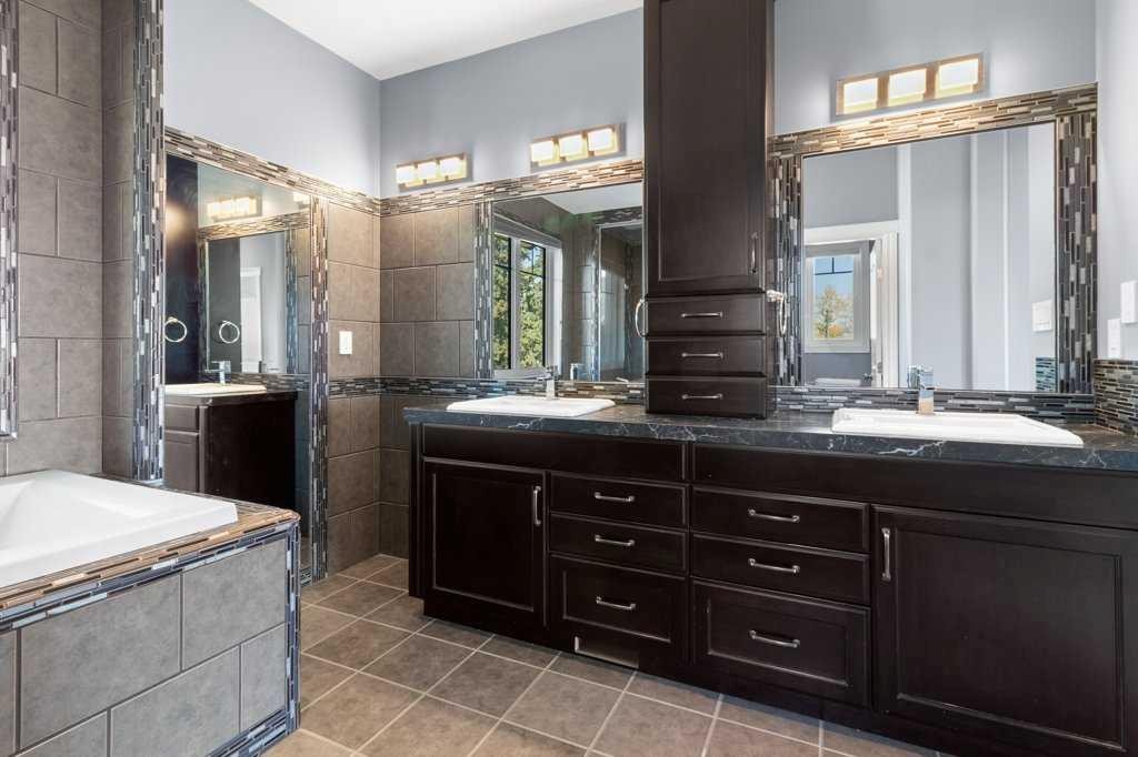 









28513


Township Road 374

,
Rural Red Deer County,




AB
T4N 5E4

