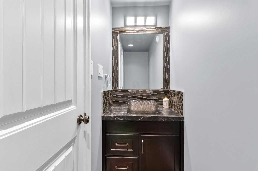 









28513


Township Road 374

,
Rural Red Deer County,




AB
T4N 5E4

