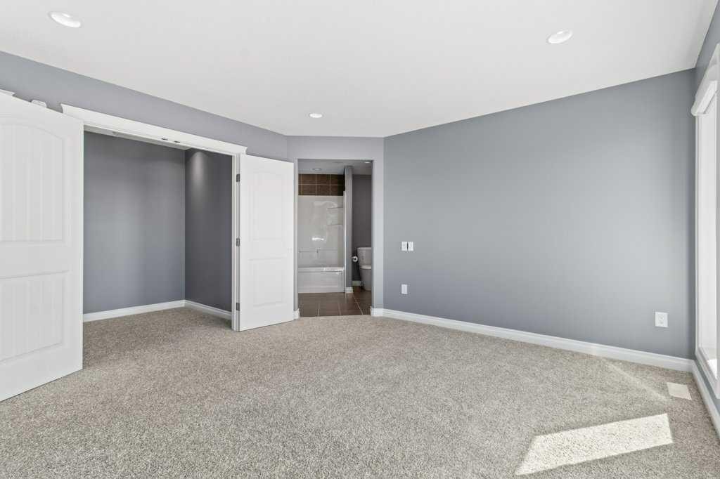 









28513


Township Road 374

,
Rural Red Deer County,




AB
T4N 5E4

