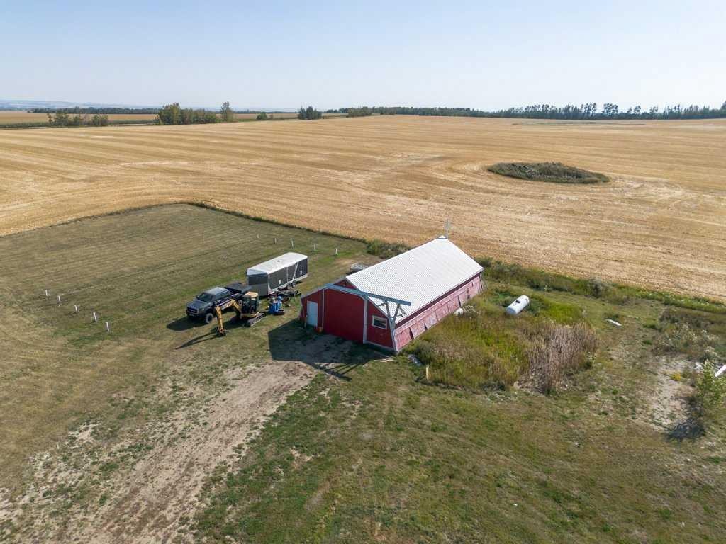 









28513


Township Road 374

,
Rural Red Deer County,




AB
T4N 5E4

