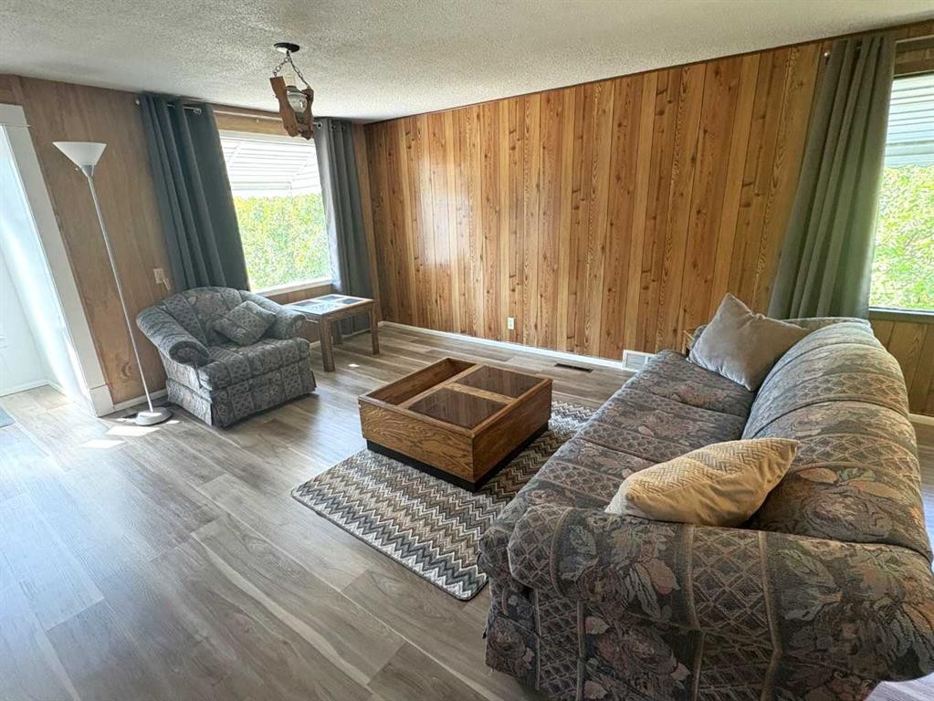 









220


LADY VIVIAN

Avenue West,
Galahad,




AB
T0B 1R0

