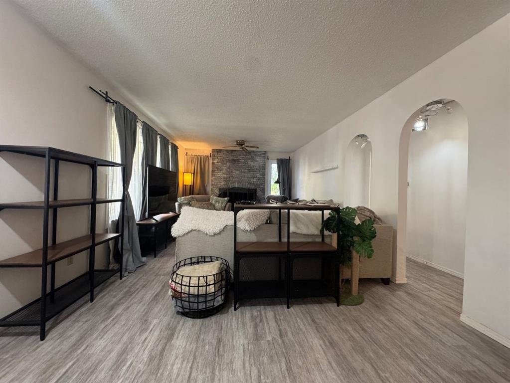 









3807


62

Street,
Camrose,




AB
T4V 3B5

