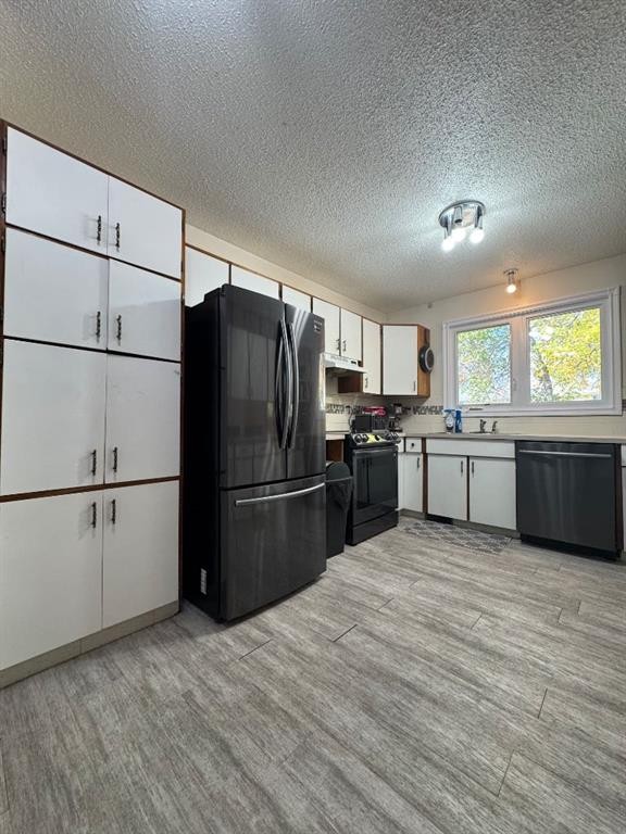 









3807


62

Street,
Camrose,




AB
T4V 3B5

