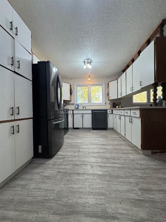 









3807


62

Street,
Camrose,




AB
T4V 3B5

