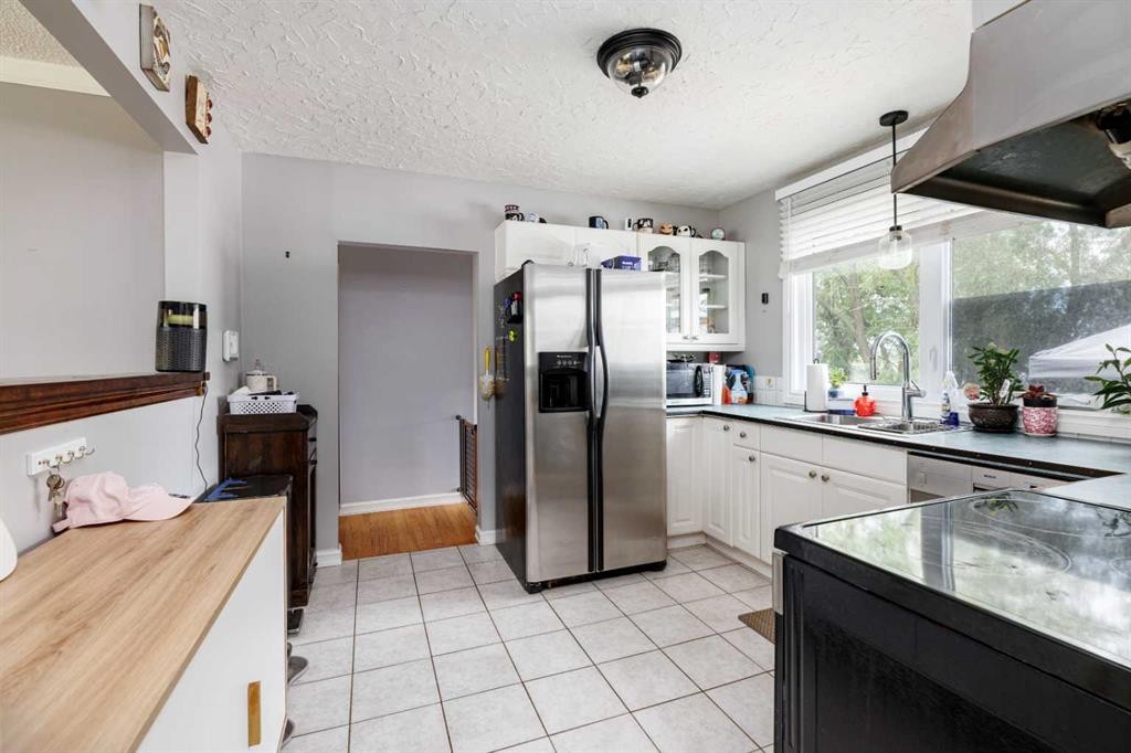 









4812


Lake

Street,
Alix,




AB
T0C 0B0

