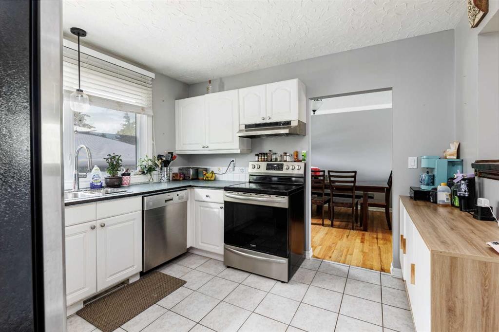 









4812


Lake

Street,
Alix,




AB
T0C 0B0

