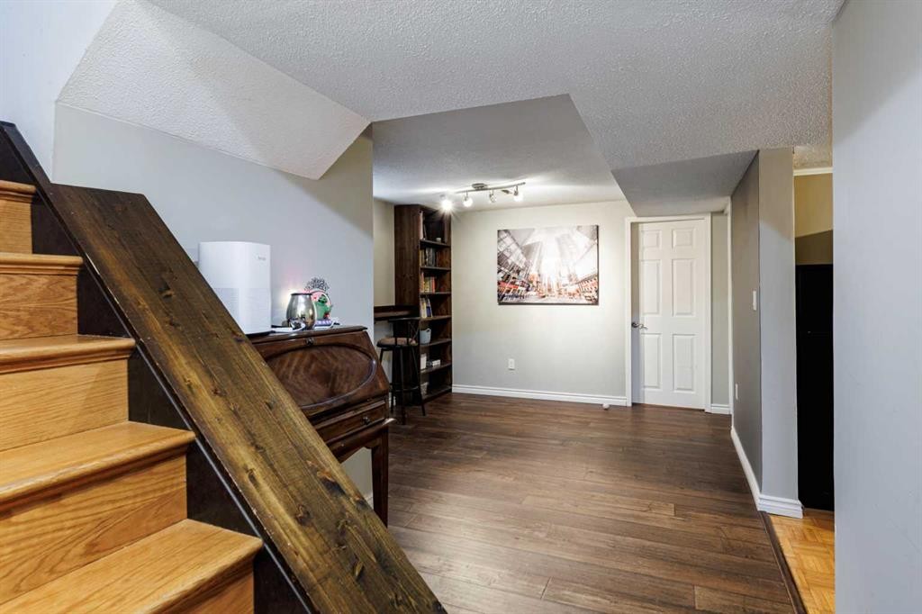 









4812


Lake

Street,
Alix,




AB
T0C 0B0

