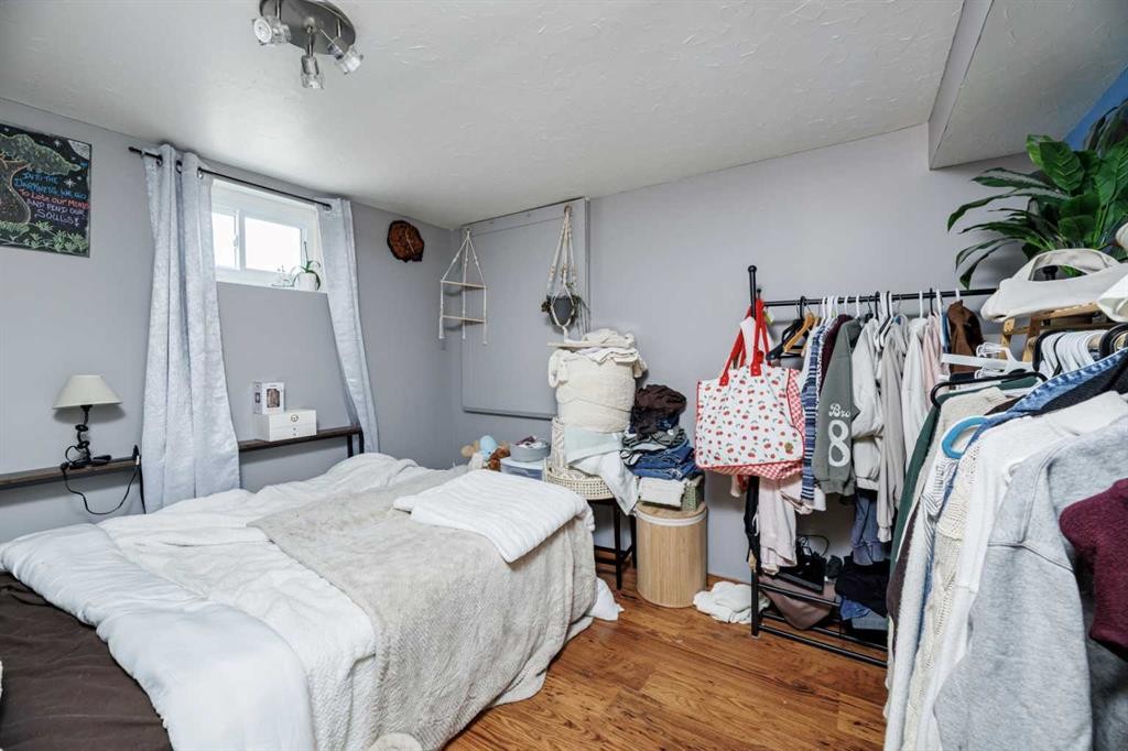 









4812


Lake

Street,
Alix,




AB
T0C 0B0

