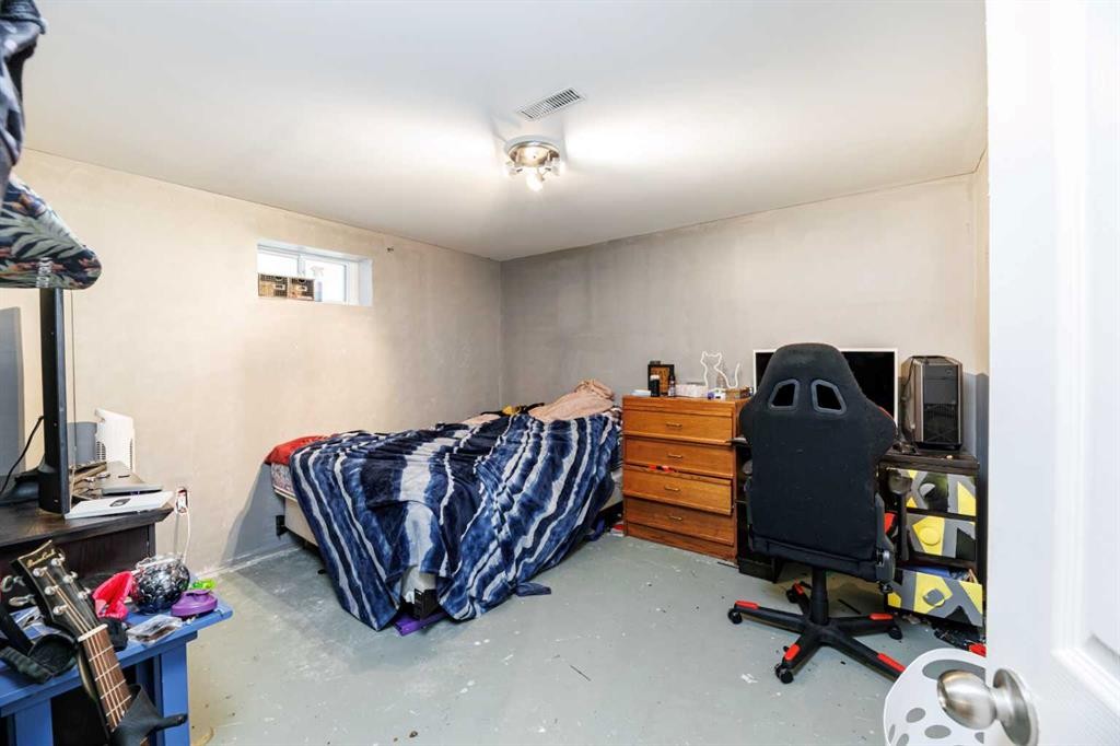 









4812


Lake

Street,
Alix,




AB
T0C 0B0


