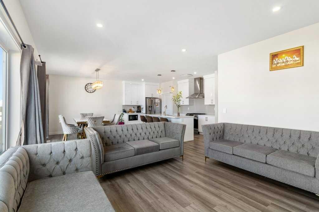 









30


Thayer

Close,
Red Deer,




AB
T4P 0W7


