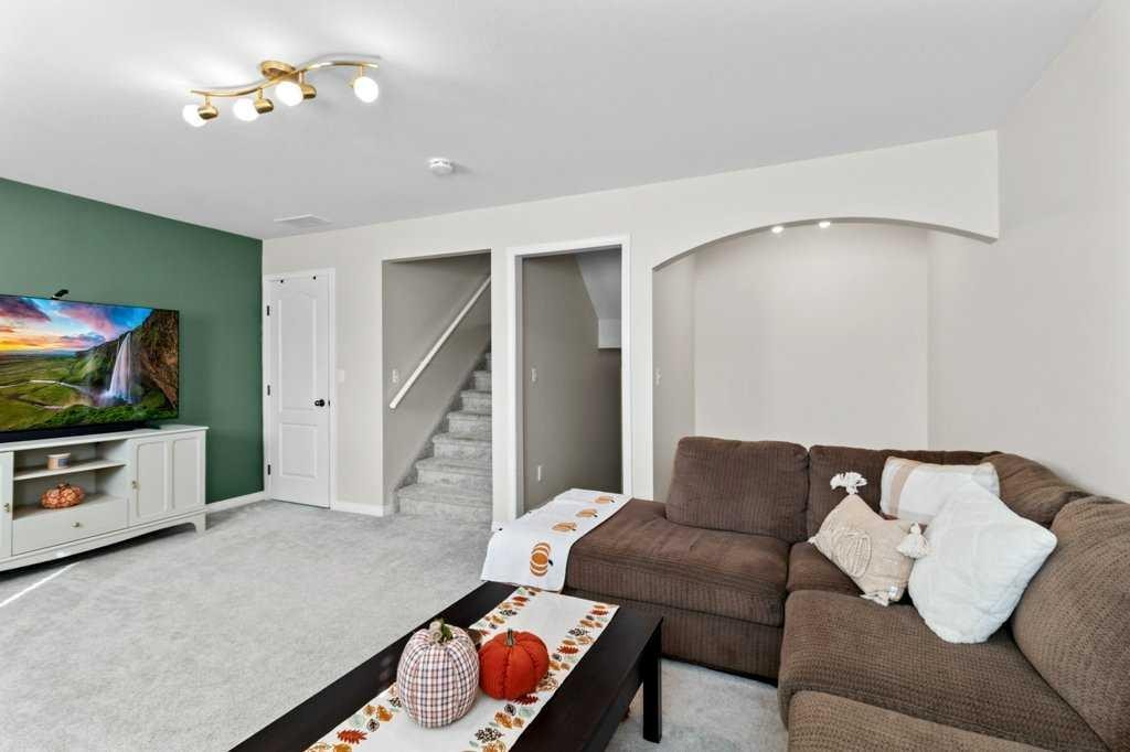









33


Donlevy

Avenue, 45,
Red Deer,




AB
T4R 3B6

