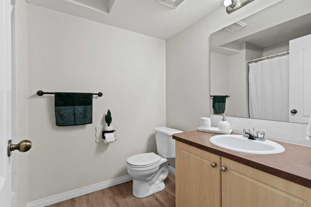 









33


Donlevy

Avenue, 45,
Red Deer,




AB
T4R 3B6

