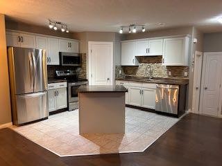 









6802


50

Avenue, 20,
Camrose,




AB
T4V 5C7

