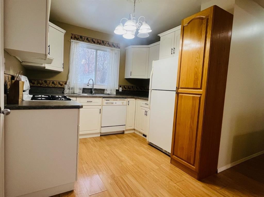 









4516


46

Street,
Camrose,




AB
T4V 1G1

