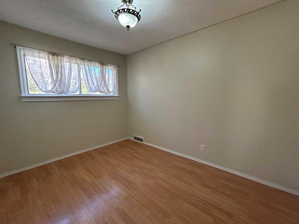 









4516


46

Street,
Camrose,




AB
T4V 1G1

