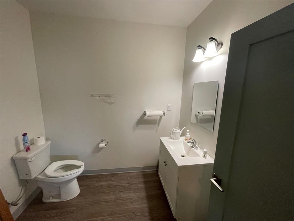 









4314


41

Street,
Camrose,




AB
T4V 4E5

