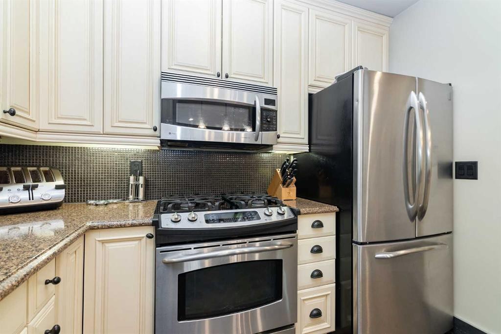 









244


Canal

Street,
Rural Ponoka County,




AB
T4L2N3

