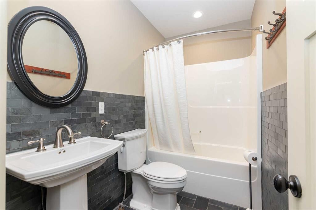 









244


Canal

Street,
Rural Ponoka County,




AB
T4L2N3

