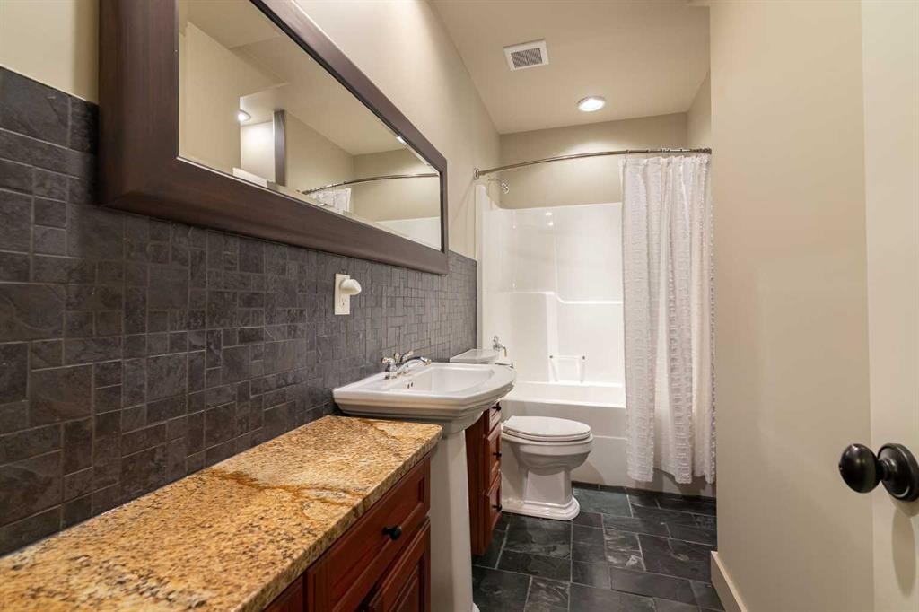 









244


Canal

Street,
Rural Ponoka County,




AB
T4L2N3

