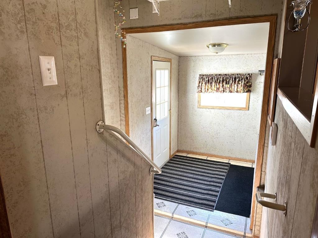 









4601


50

Avenue,
Daysland,




AB
T0B1A0

