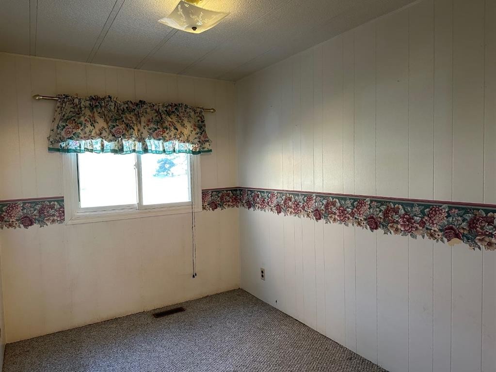 









4601


50

Avenue,
Daysland,




AB
T0B1A0

