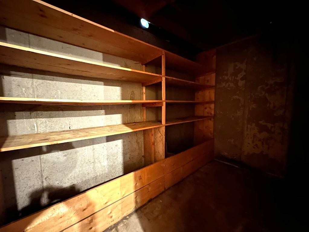 









4601


50

Avenue,
Daysland,




AB
T0B1A0

