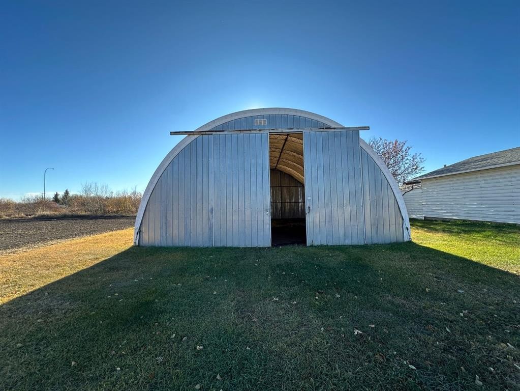 









4601


50

Avenue,
Daysland,




AB
T0B1A0

