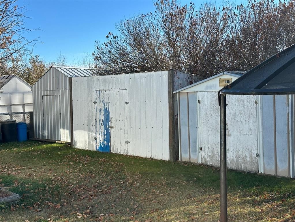 









4601


50

Avenue,
Daysland,




AB
T0B1A0

