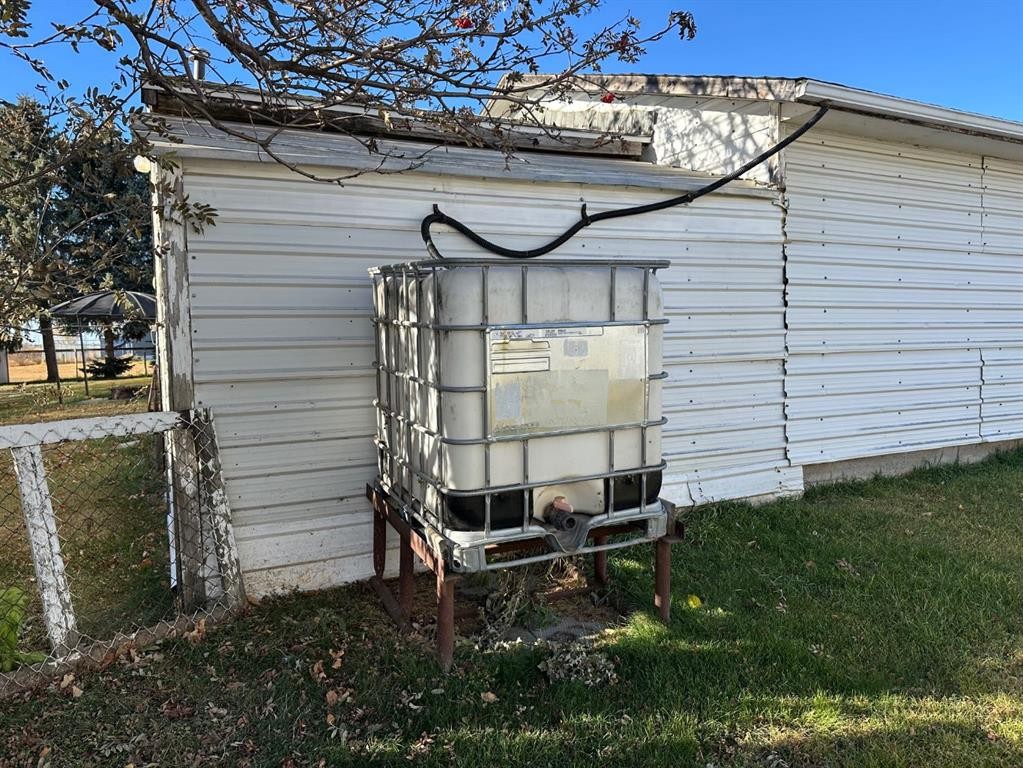 









4601


50

Avenue,
Daysland,




AB
T0B1A0

