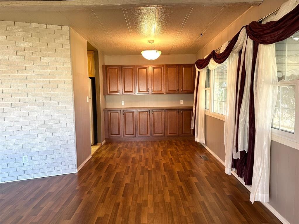 









4601


50

Avenue,
Daysland,




AB
T0B1A0

