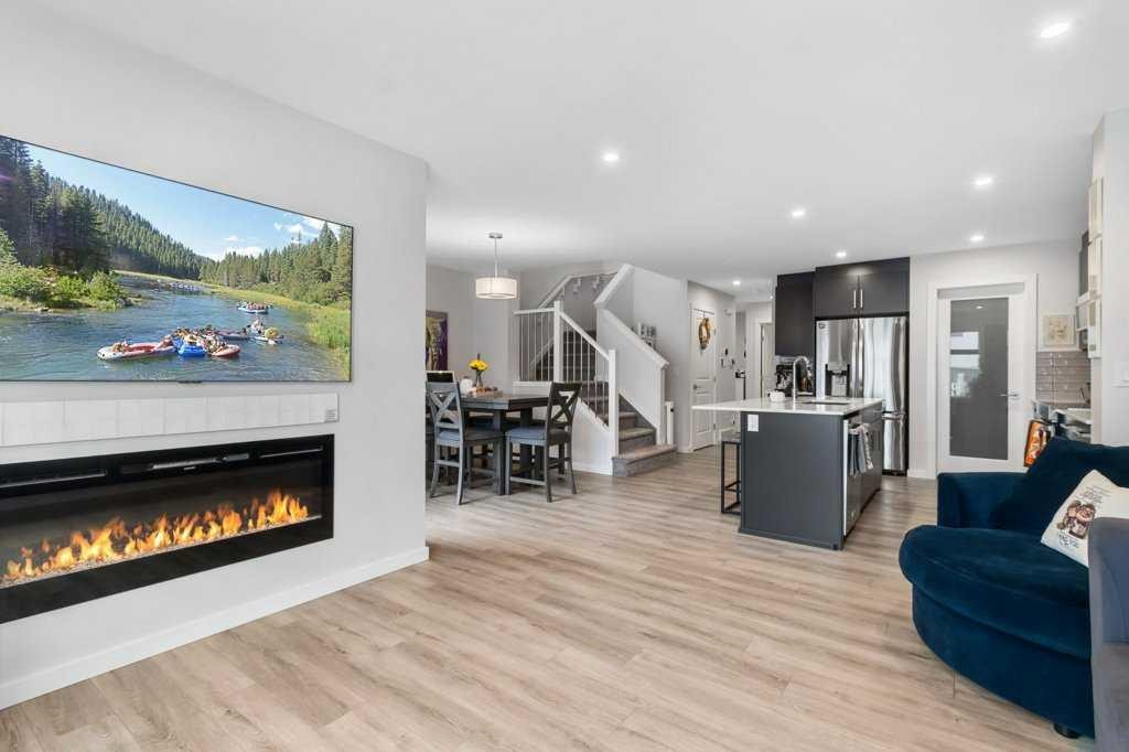 









33


Earl

Close,
Red Deer,




AB
T4P 3G6

