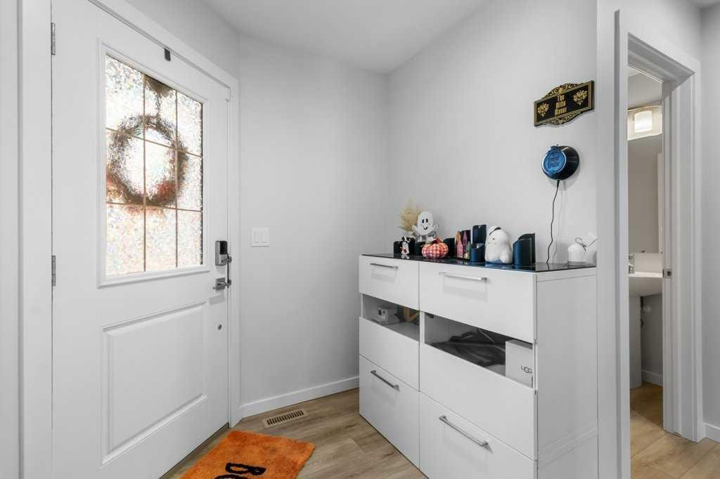 









33


Earl

Close,
Red Deer,




AB
T4P 3G6

