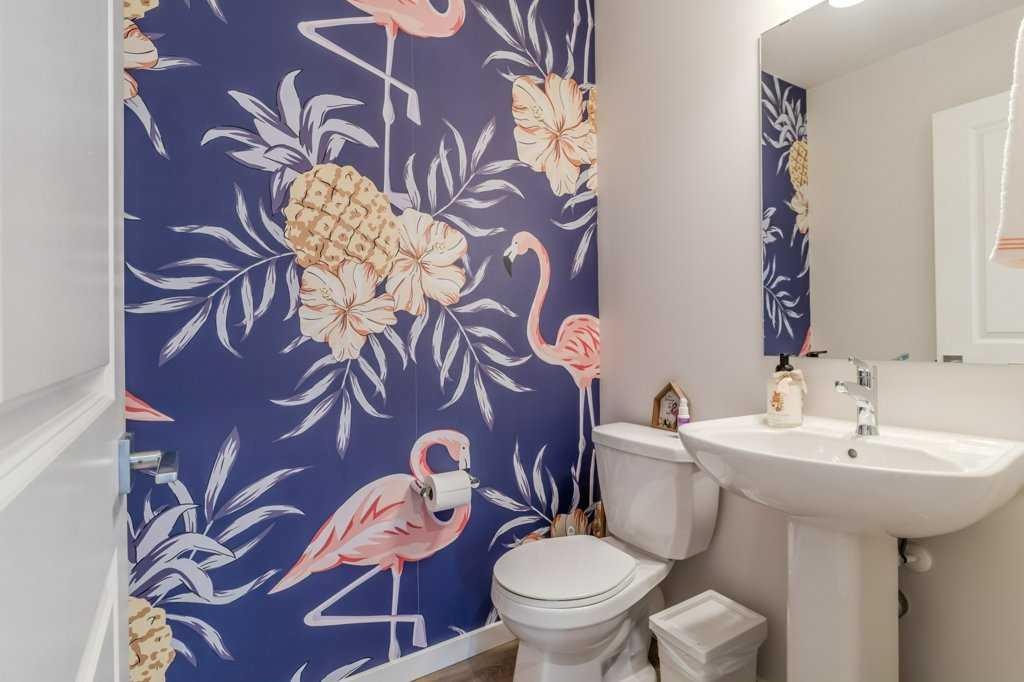 









33


Earl

Close,
Red Deer,




AB
T4P 3G6

