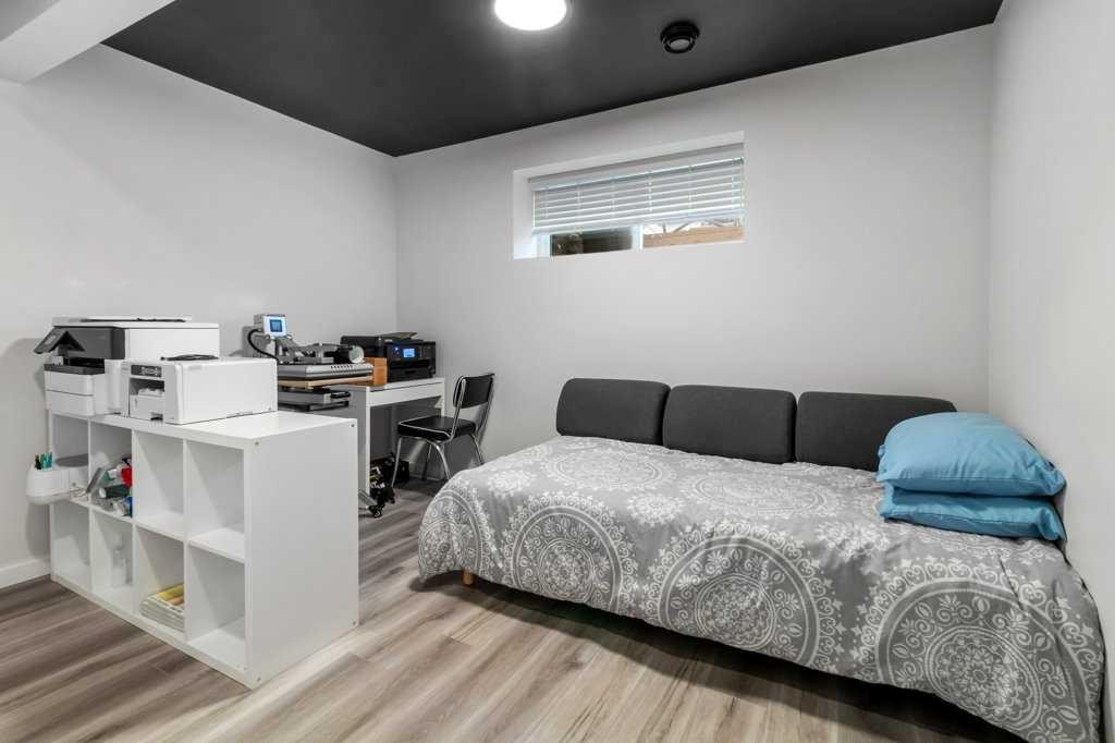 









33


Earl

Close,
Red Deer,




AB
T4P 3G6

