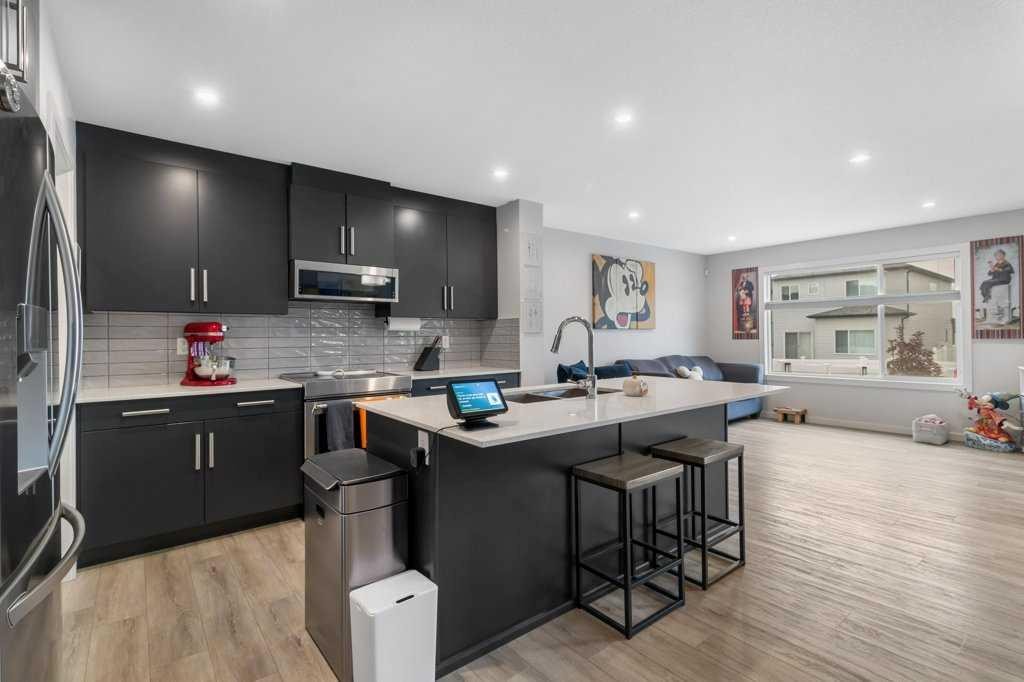 









33


Earl

Close,
Red Deer,




AB
T4P 3G6

