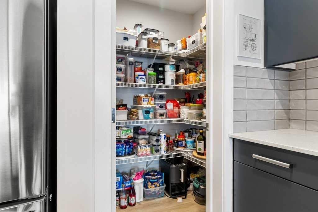 









33


Earl

Close,
Red Deer,




AB
T4P 3G6

