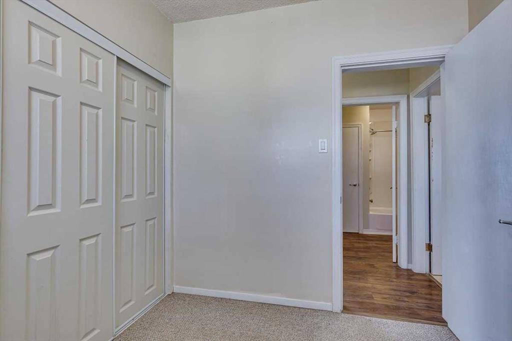 









5218 & 5216


56 Ave

,
Ponoka,




AB
T4J 1G6

