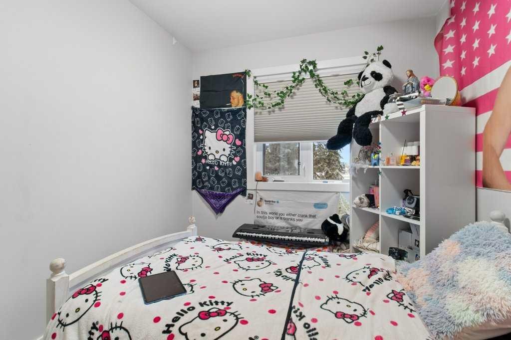 









4507


48

Avenue,
Sylvan Lake,




AB
T4S 1N8

