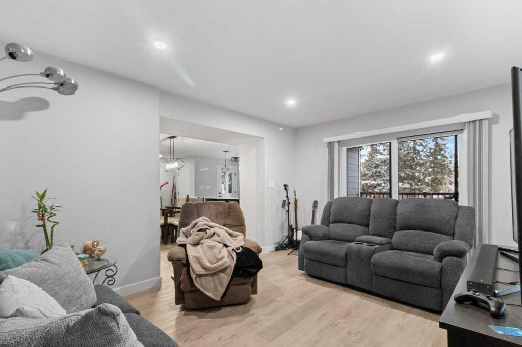 









4507


48

Avenue,
Sylvan Lake,




AB
T4S 1N8

