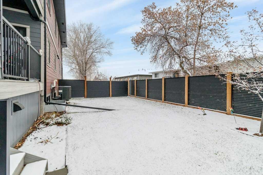 









4507


48

Avenue,
Sylvan Lake,




AB
T4S 1N8

