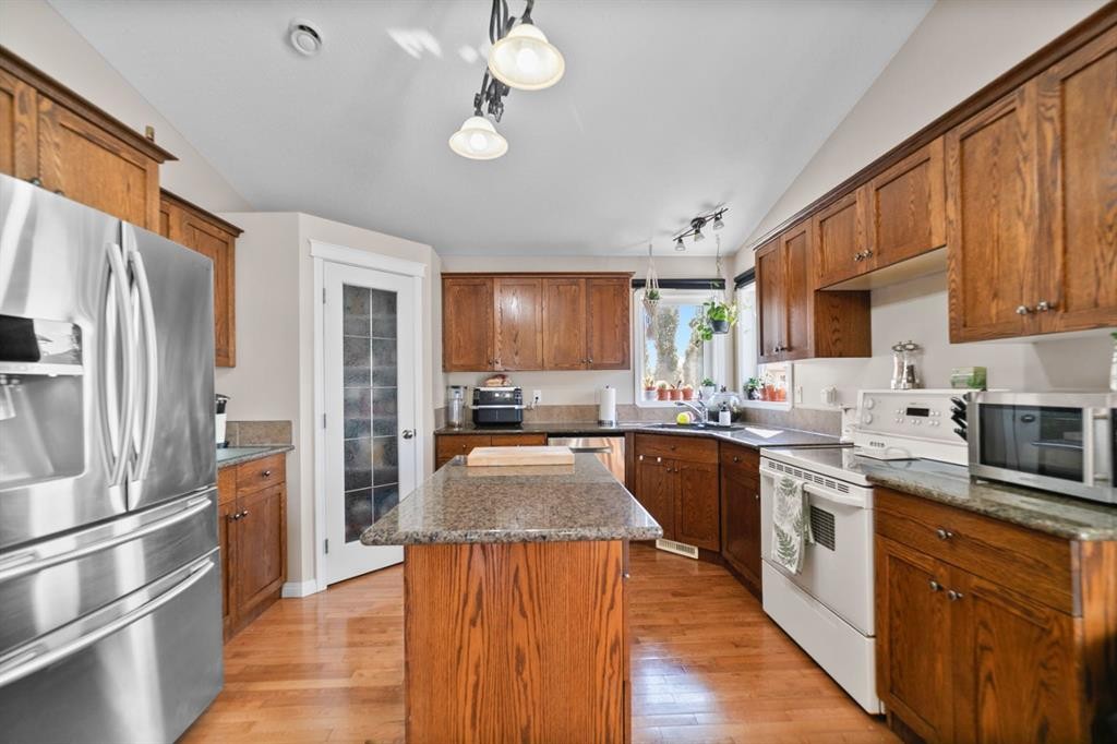 









5414


59

Street,
Camrose,




AB
T4V 5B9

