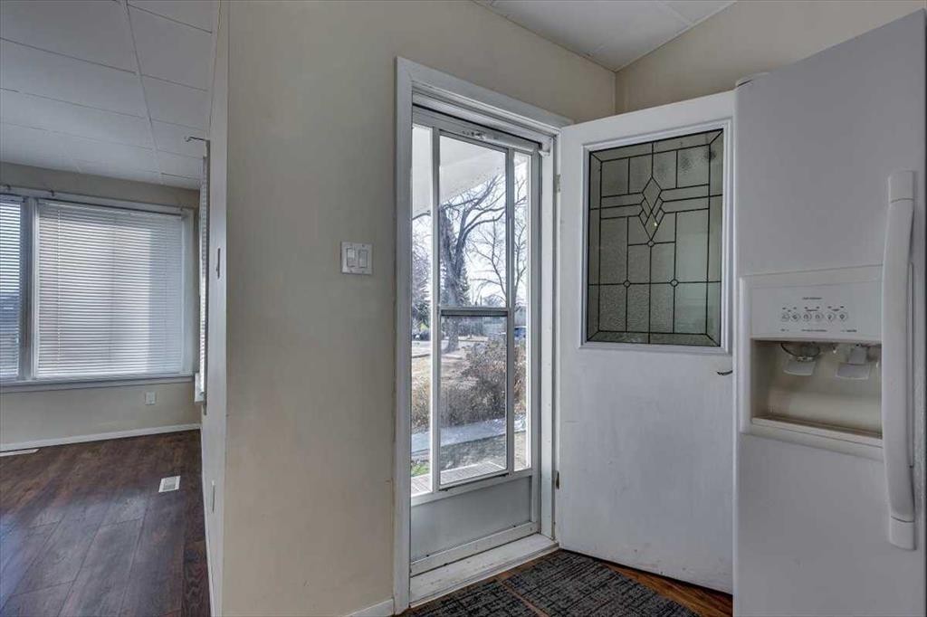 









5218


56

Avenue,
Ponoka,




AB
T4J 1G6

